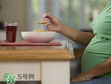 綠豆湯孕婦可以喝嗎？孕婦可以吃冰綠豆湯嗎？