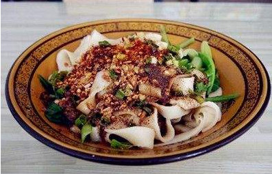 油潑面怎么做好吃？陜西油潑面的正宗做法