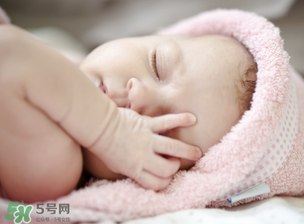 夏季怎么預(yù)防寶寶著涼？怎么預(yù)防寶寶涼著肚子？