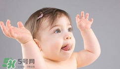 夏季寶寶長痱子怎么辦？怎么預防寶寶長痱子？