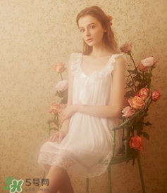 7月份穿什么衣服？七月份穿衣搭配