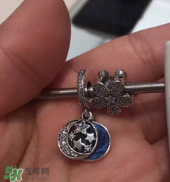 pandora繁星童話手鏈?zhǔn)鞘裁床馁|(zhì)？潘多拉繁星童話是銀的嗎？