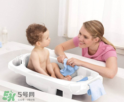 嬰兒浴盆是帶浴網(wǎng)還還是帶浴板好？嬰兒浴盆什么款式好？