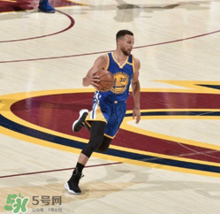 under armour curry4 low什么樣？庫里第四代總決賽戰(zhàn)靴低幫版諜照