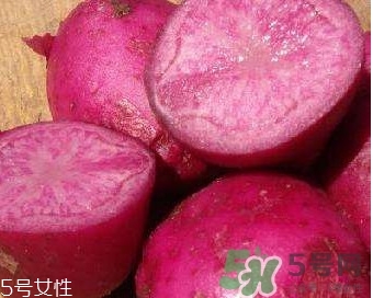 紅土豆是轉(zhuǎn)基因的嗎？紅土豆和正常土豆的區(qū)別