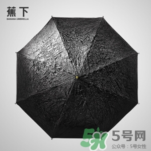 蕉下太陽傘怎么收？蕉下小黑傘太陽傘怎么打開？