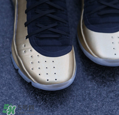 under armour curry4 parade怎么樣？庫里第四代戰(zhàn)靴金屬色細節(jié)照片
