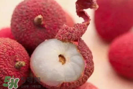 吃泡藥水的荔枝會得病？吃藥水的荔枝會得手足口病？