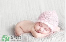 早產兒的發(fā)育和正常嬰兒一樣嗎？早產兒發(fā)育會遲緩嗎？