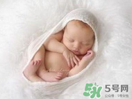 早產(chǎn)兒奶粉有必要嗎？早產(chǎn)兒可以吃普通奶粉嗎？