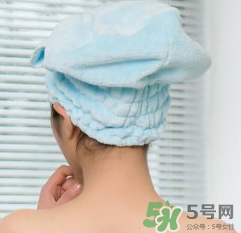 干發(fā)巾和干發(fā)帽哪個好？干發(fā)帽什么材質(zhì)的好