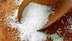 食鹽發(fā)藍(lán)怎么回事？食鹽中一般會(huì)添加什么食品添加劑