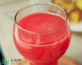 西瓜汁為什么會(huì)分層？西瓜汁分層還能喝嗎？