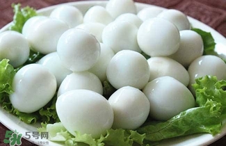 鵪鶉蛋能和胡蘿卜一起吃嗎？鵪鶉蛋能放多久？