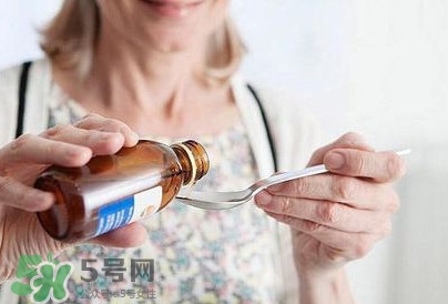 感冒藥和消炎藥能一起吃嗎？感冒藥吃多了會怎樣
