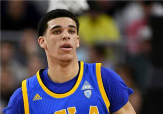 lonzo ball球哥2017湖人戰(zhàn)靴簽名球鞋多少錢？