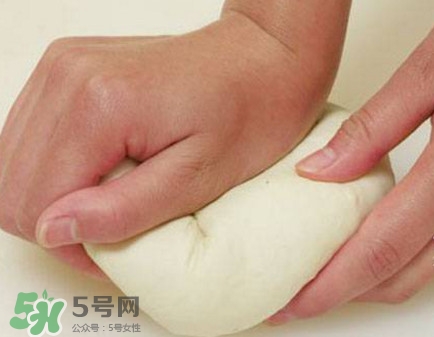 韭菜盒子用什么面粉？韭菜盒子能用高筋面粉？