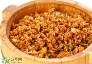 醬油炒飯怎么做？醬油炒飯生抽還是老抽