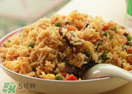 醬油炒飯怎么做？醬油炒飯生抽還是老抽