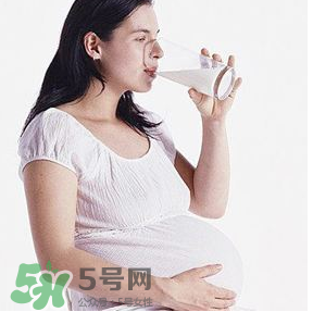 安滿和惠氏孕婦奶粉哪個(gè)好？安滿和惠氏孕婦奶粉的區(qū)別