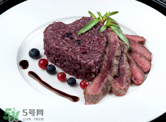 藍(lán)莓和牛肉能一起吃嗎？藍(lán)莓和牛肉會過敏嗎？