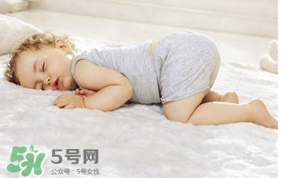 什么時候給寶寶剪指甲？寶寶多大可以剪指甲？