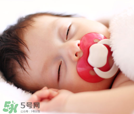 母乳喂養(yǎng)胸會變小嗎？母乳喂養(yǎng)胸會不會變??？