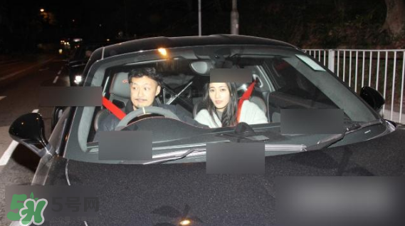 余文樂首曬女友美照 余文樂女朋友是誰？