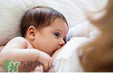 新生兒能用母乳洗臉嗎？新生兒能用母乳擦臉嗎？