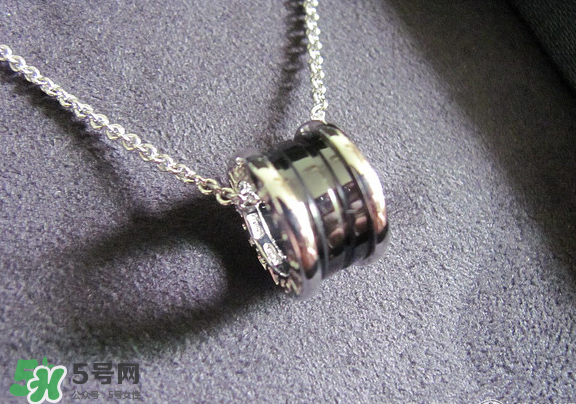 寶格麗小紅人項(xiàng)鏈?zhǔn)鞘裁床馁|(zhì)？寶格麗小紅人項(xiàng)鏈材質(zhì)介紹