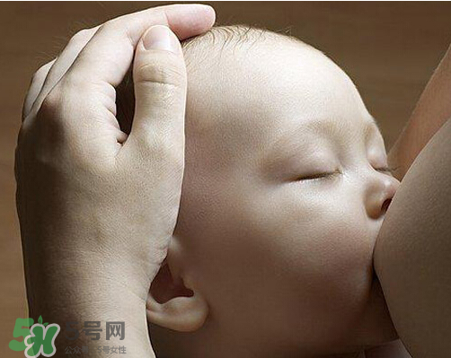 八月份可以斷奶嗎？8月份可以斷奶嗎？