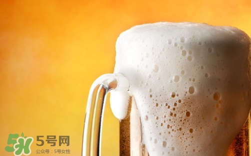 啤酒打開了隔夜還能喝嗎？喝隔夜的啤酒有什么危害？