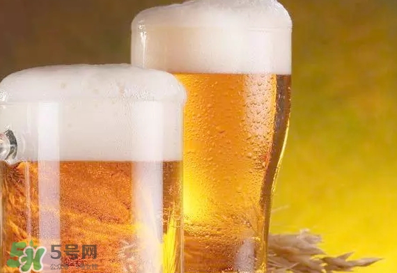 啤酒打開了隔夜還能喝嗎？喝隔夜的啤酒有什么危害？