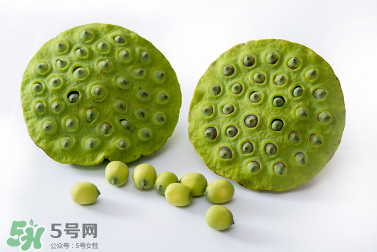 蓮蓬子中間的芯能吃嗎？蓮蓬子的功效與作用