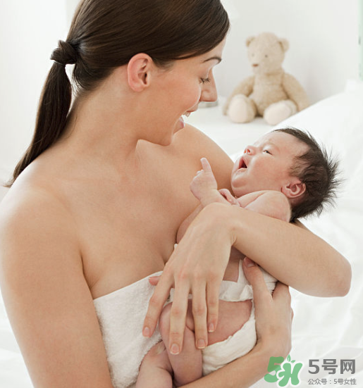 新生兒母乳喂養(yǎng)腹瀉需要換奶粉喂嗎？