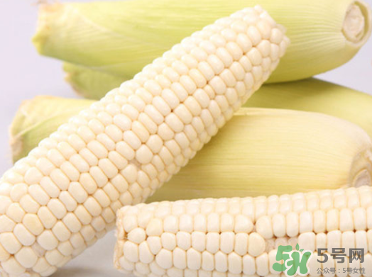 白玉米煮后變黃能吃嗎？白玉米為什么變黃了？
