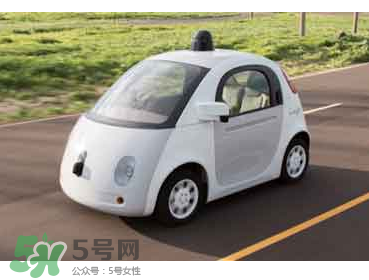 李彥宏坐無(wú)人駕駛汽車上五環(huán) 無(wú)人駕駛汽車什么時(shí)候上市？