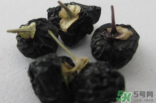 黑枸杞和玫瑰花可以一起泡水喝嗎？玫瑰花黑枸杞泡著喝有什么功效
