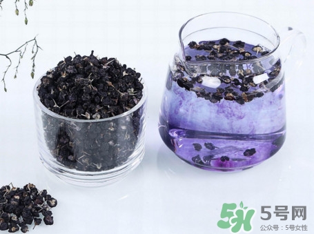 黑枸杞什么時(shí)候喝最好？黑枸杞什么水泡最好