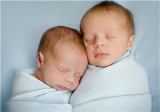 新生兒吃母乳需要喝水嗎？新生兒需不需要要喝水？