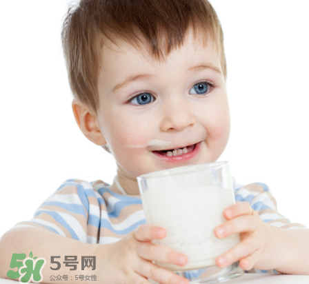 兒童能喝老年人奶粉嗎？老年人奶粉小孩能不能喝？