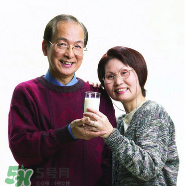 嬰兒奶粉老人能喝嗎？老人能不能喝嬰兒奶粉？