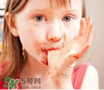寶寶愛(ài)吃甜食智力會(huì)下降嗎？?jī)和瘣?ài)吃糖會(huì)影響智力嗎？