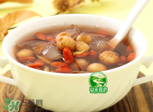 新鮮蓮子可以煮粥嗎？蓮子熬粥需要去芯嗎？
