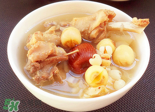 新鮮蓮子可以燉湯嗎？新鮮蓮子怎么煲湯？