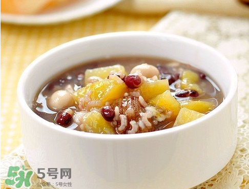 新鮮蓮子可以燉湯嗎？新鮮蓮子怎么煲湯？