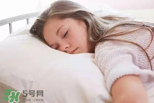 晚上睡覺趴著睡好嗎？晚上趴著睡覺有什么壞處
