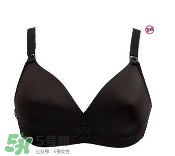 哺樂多和媽媽喂哪個好？哺樂多和媽媽喂內(nèi)衣怎么選？