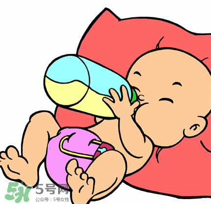 嬰兒吐奶有黃水怎么辦？嬰兒吐奶會吐黃水嗎？