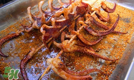 鐵板魷魚怎么做好吃？鐵板魷魚使用了什么香料